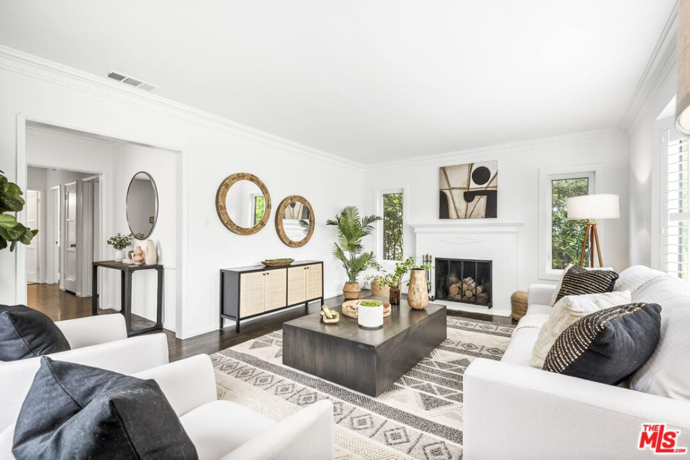 6052 W 74th St, Los Angeles CA 90045