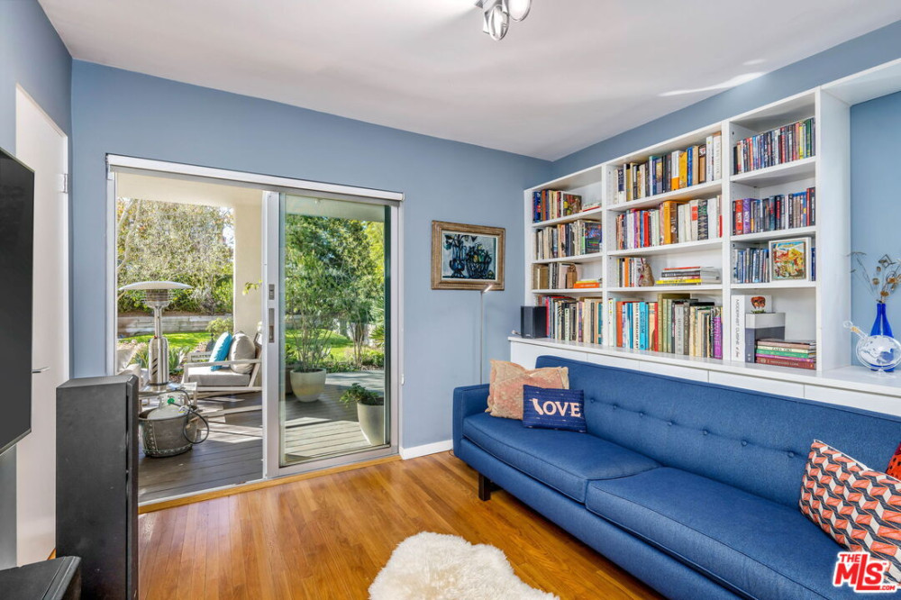 7321 Dunfield Ave, Los Angeles CA 90045