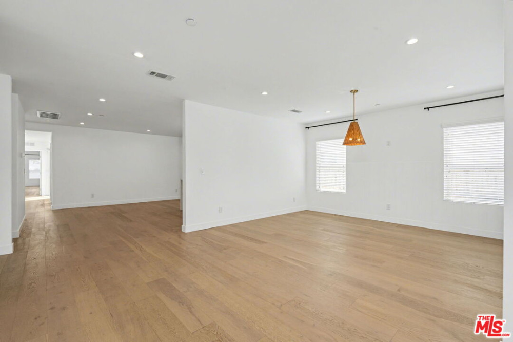 7832 Croydon Ave, Los Angeles CA 90045