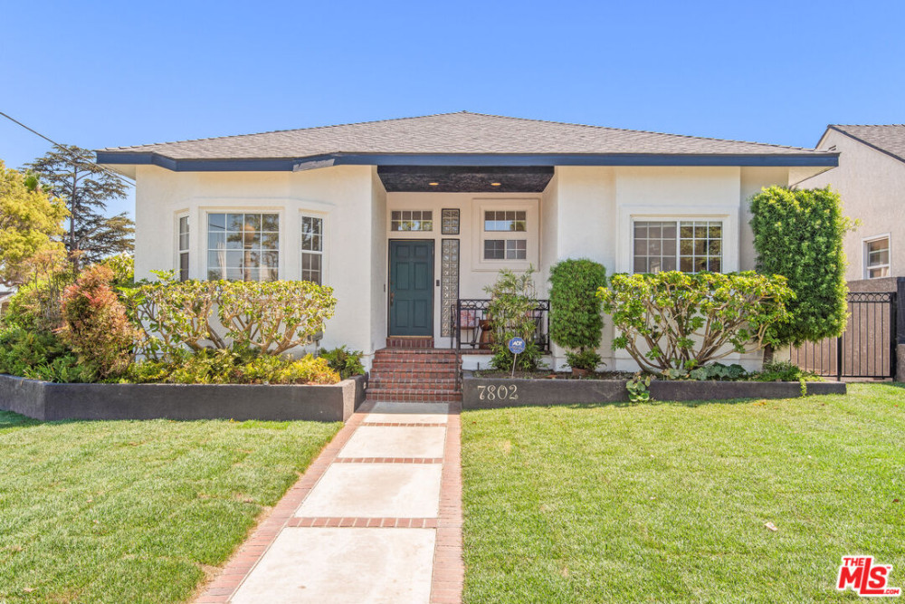7802 Vicksburg Ave, Los Angeles CA 90045