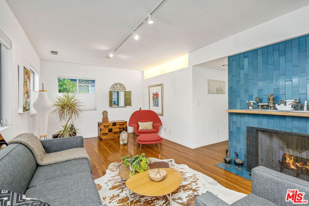 7321 Dunfield Ave, Los Angeles CA 90045