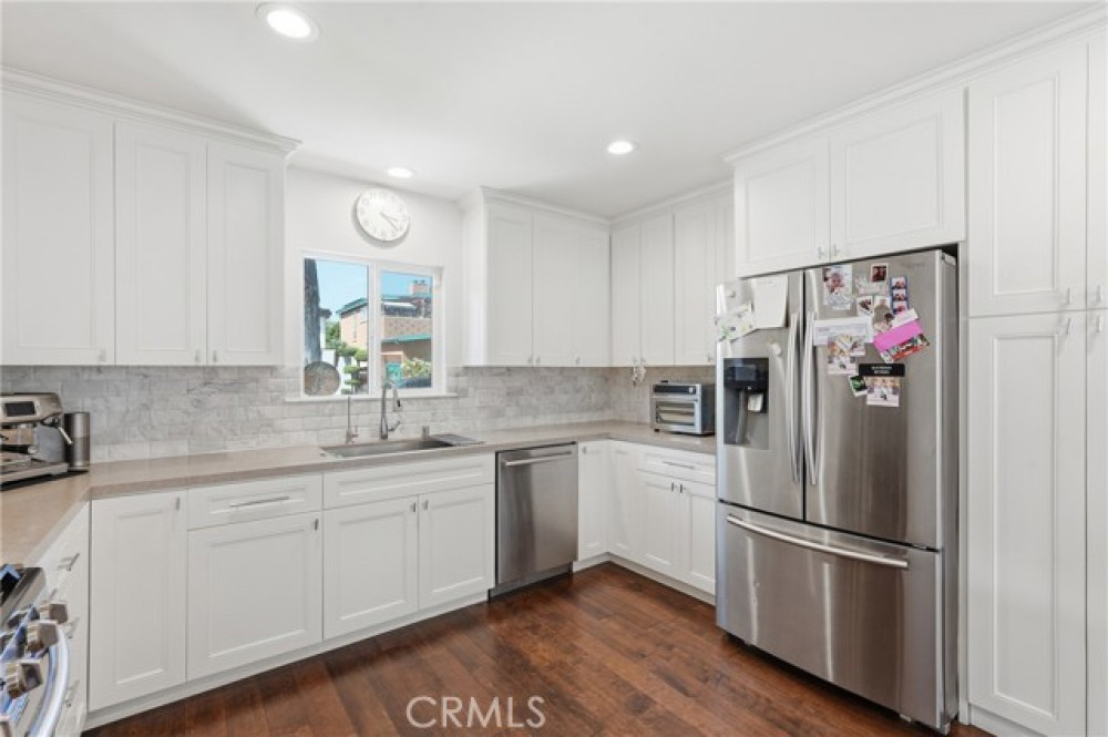 7410 W 85th St, Los Angeles CA 90045