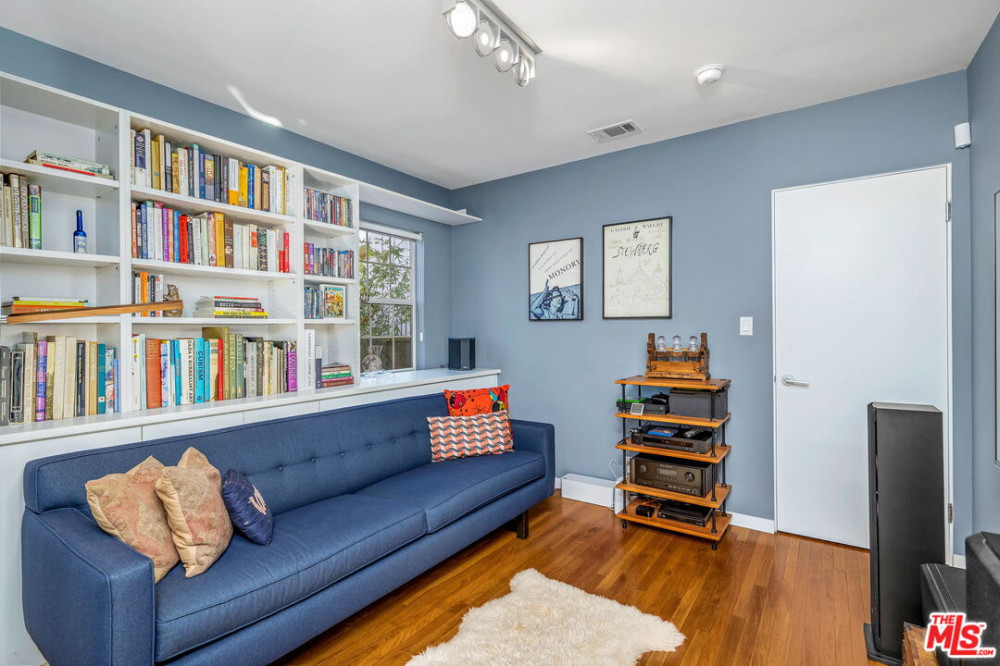 7321 Dunfield Ave, Los Angeles CA 90045