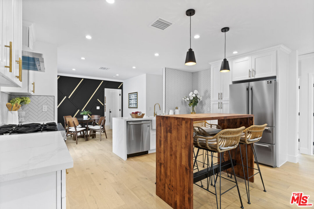 7762 Isis Ave, Los Angeles CA 90045
