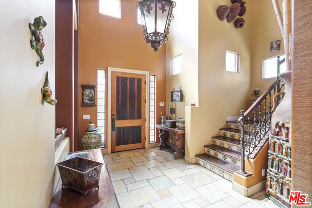 7516 Mcconnell Ave, Los Angeles CA 90045