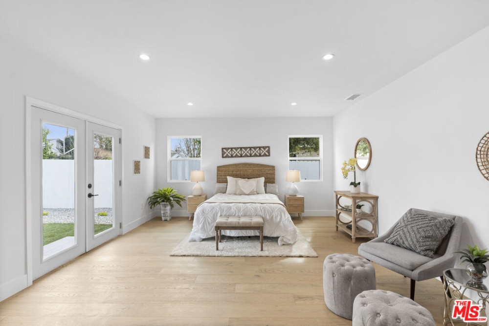 7762 Isis Ave, Los Angeles CA 90045