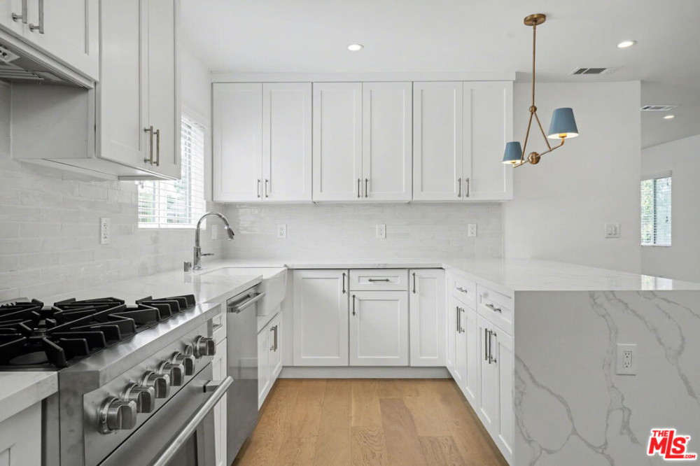 7832 Croydon Ave, Los Angeles CA 90045
