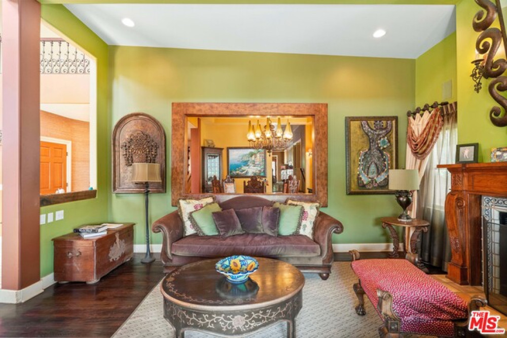 7516 Mcconnell Ave, Los Angeles CA 90045
