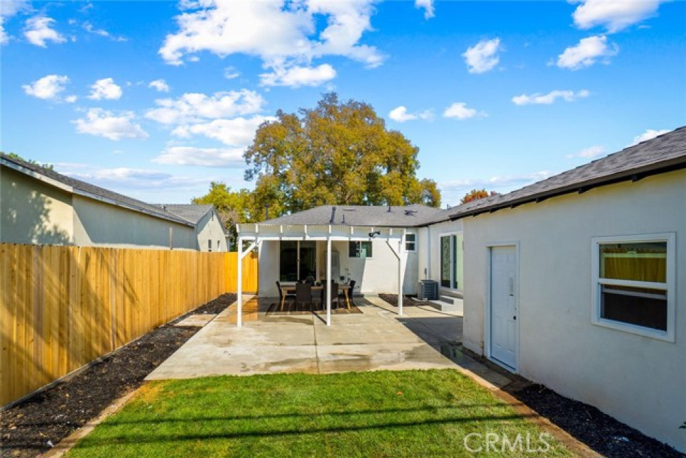 5400 W 76th St, Westchester CA 90045
