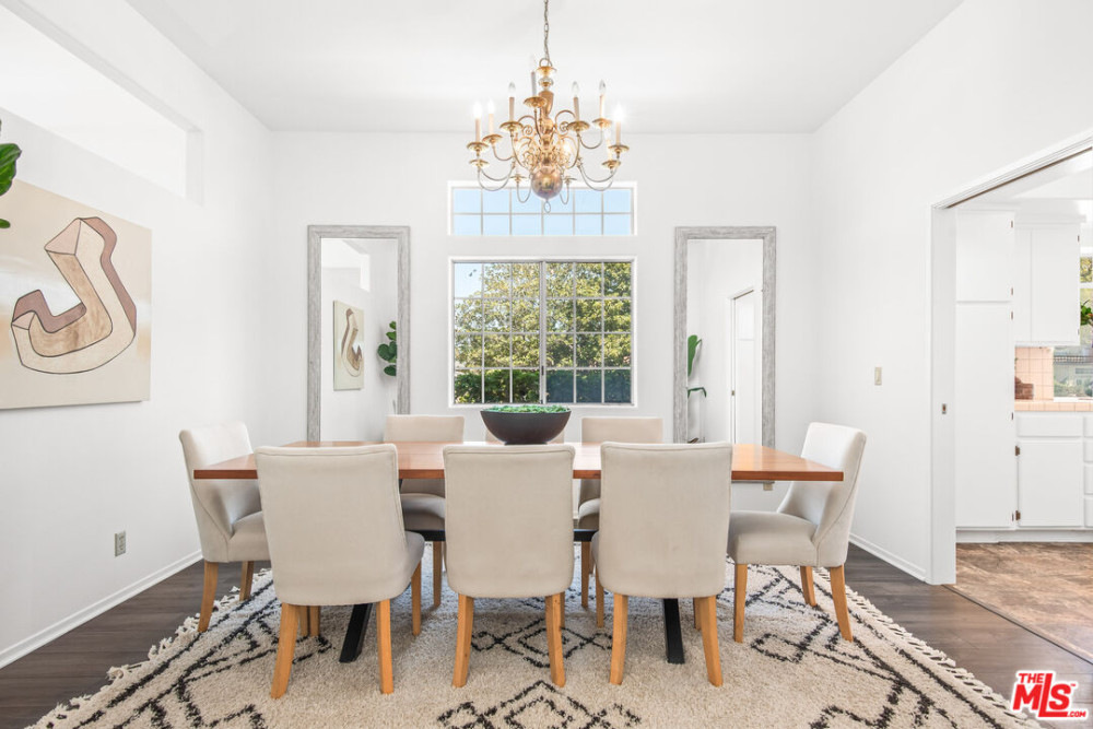 7802 Vicksburg Ave, Los Angeles CA 90045