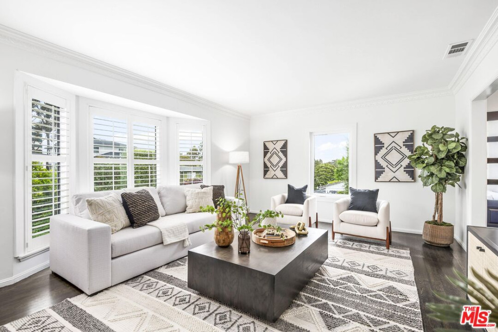 6052 W 74th St, Los Angeles CA 90045