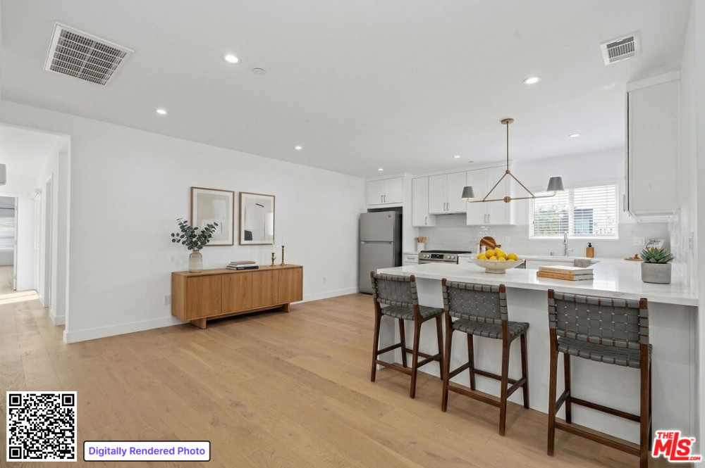 7832 Croydon Ave, Los Angeles CA 90045