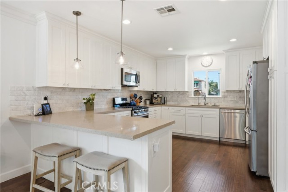 7410 W 85th St, Los Angeles CA 90045