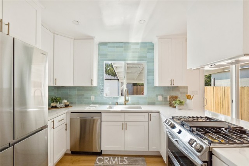 5400 W 76th St, Westchester CA 90045