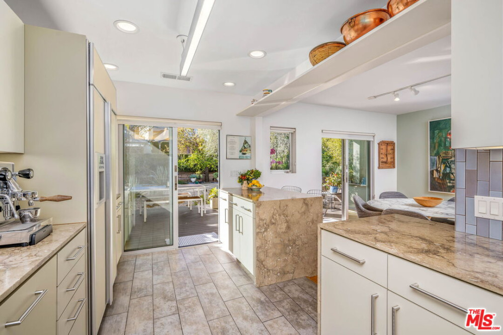 7321 Dunfield Ave, Los Angeles CA 90045
