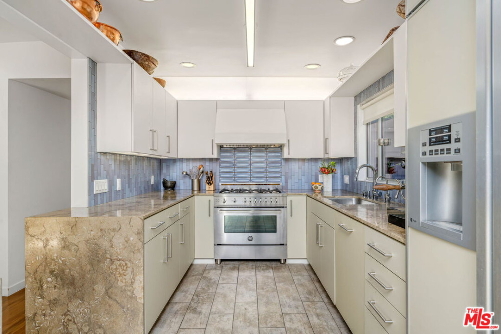 7321 Dunfield Ave, Los Angeles CA 90045