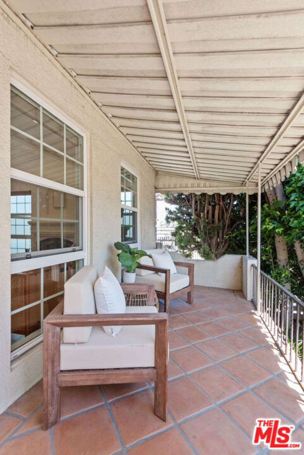 9015 W 24th St, Los Angeles CA 90034