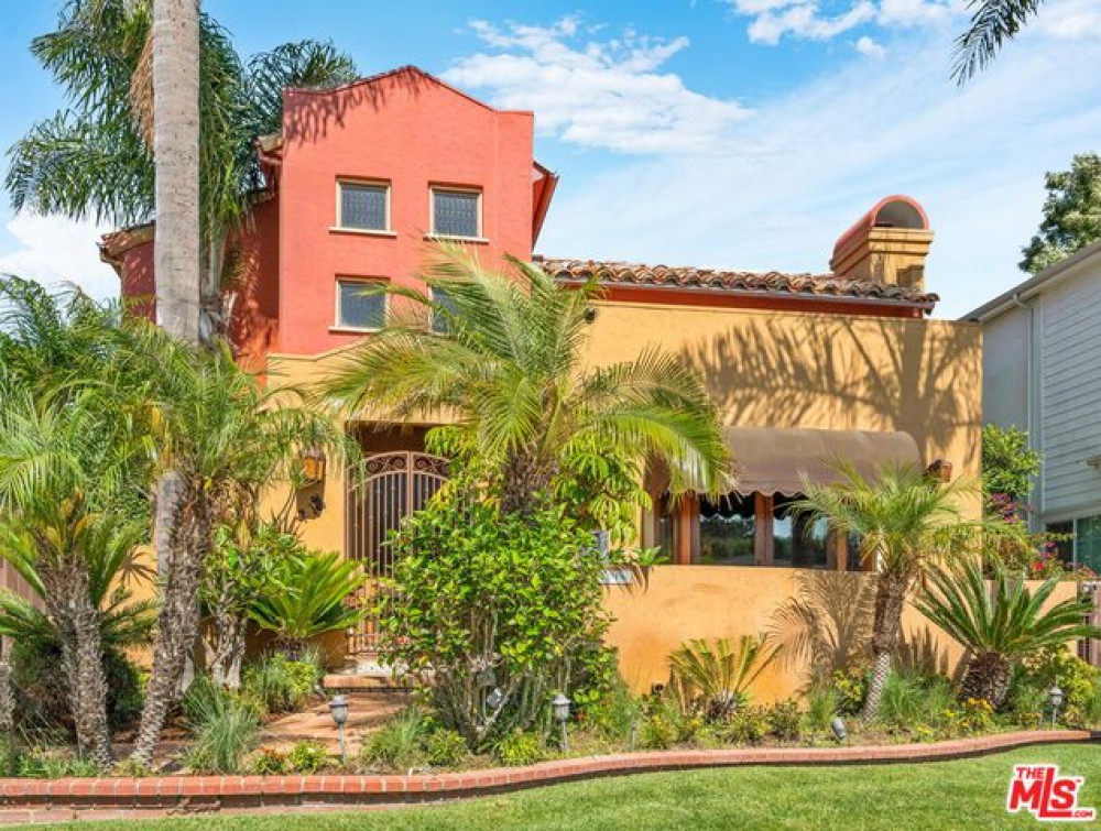 7516 Mcconnell Ave, Los Angeles CA 90045
