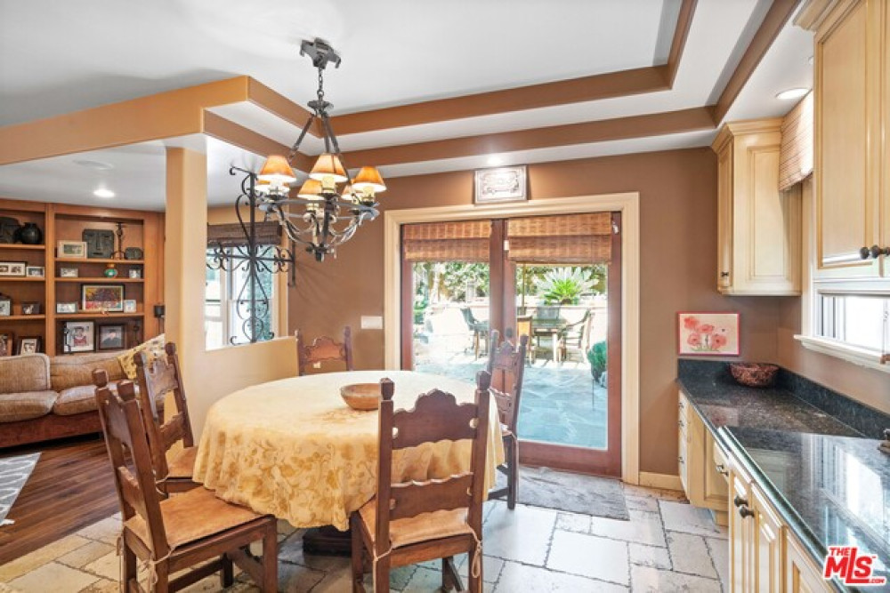 7516 Mcconnell Ave, Los Angeles CA 90045