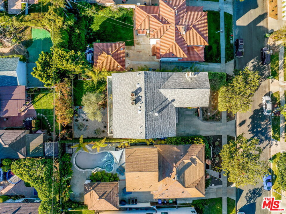 7321 Dunfield Ave, Los Angeles CA 90045