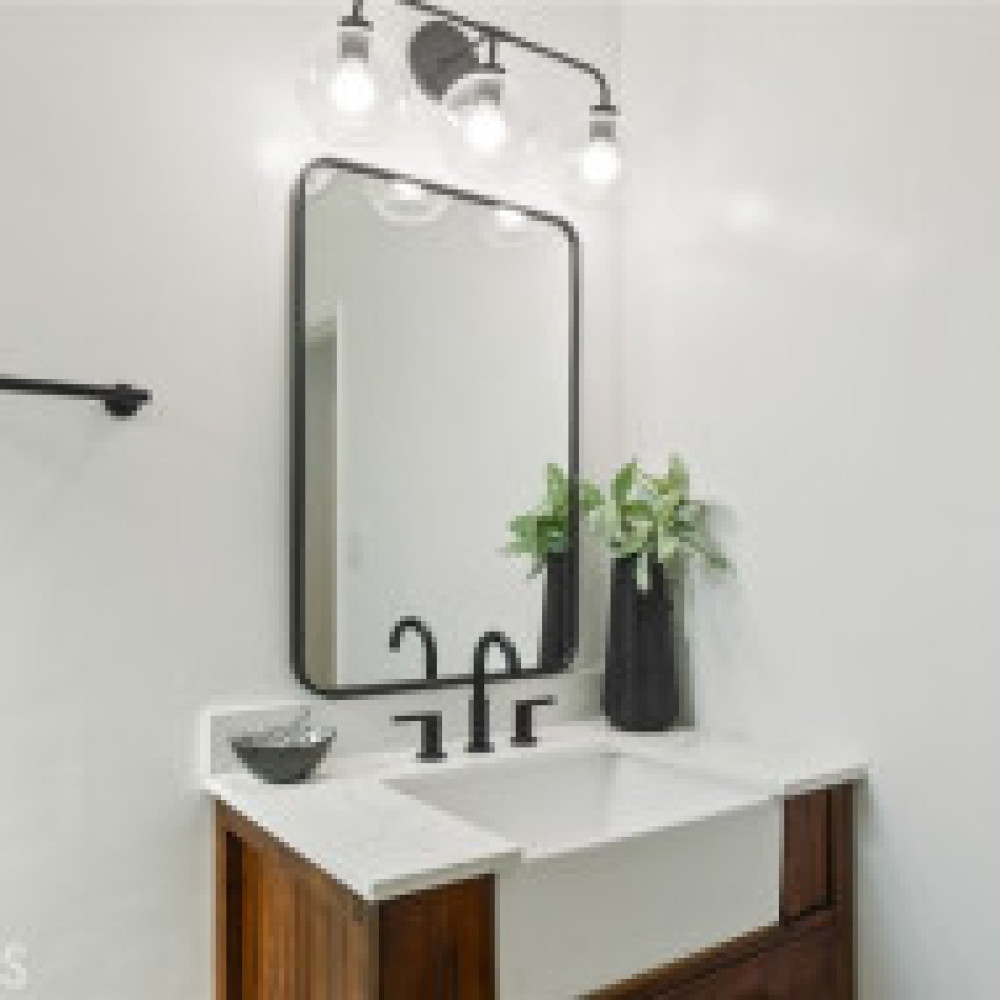 5400 W 76th St, Westchester CA 90045