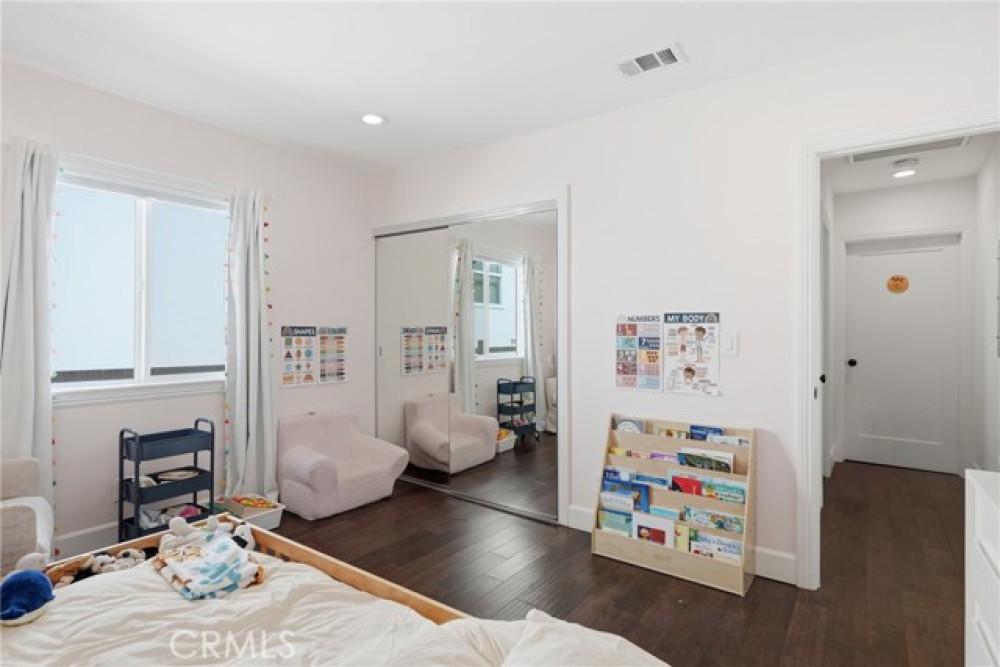 7410 W 85th St, Los Angeles CA 90045