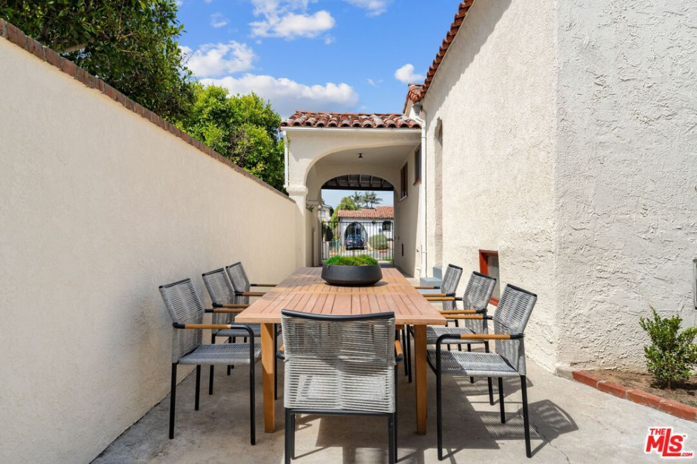 822 Pine St, Santa Monica CA 90405