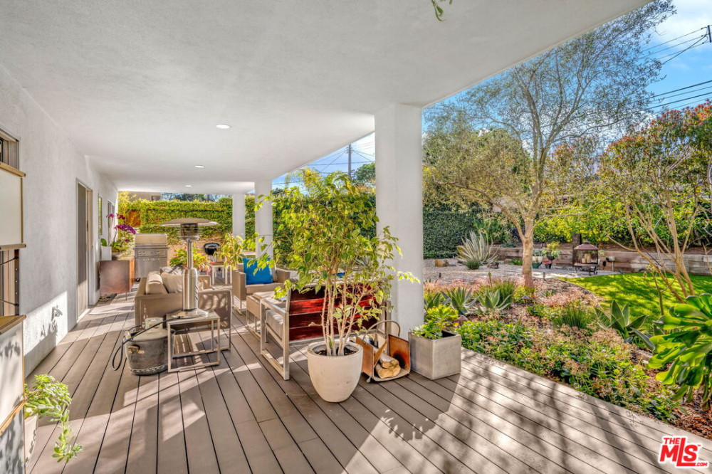 7321 Dunfield Ave, Los Angeles CA 90045