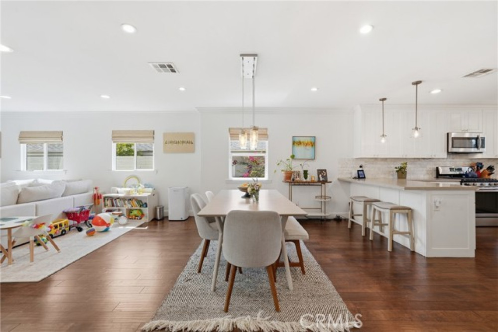 7410 W 85th St, Los Angeles CA 90045
