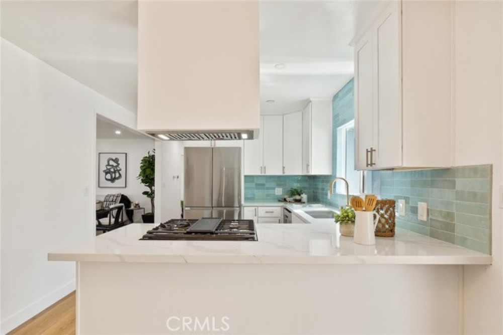 5400 W 76th St, Westchester CA 90045