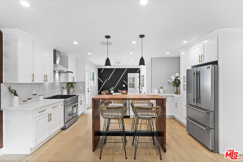 7762 Isis Ave, Los Angeles CA 90045