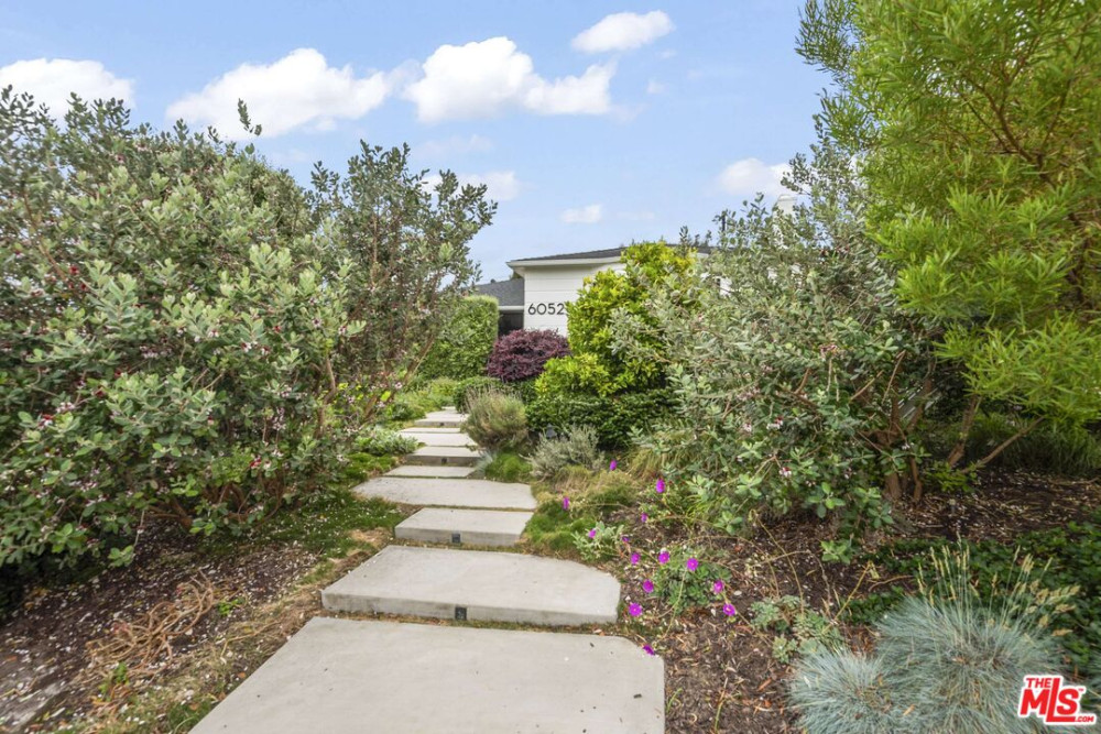 6052 W 74th St, Los Angeles CA 90045