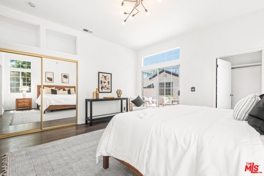 7802 Vicksburg Ave, Los Angeles CA 90045