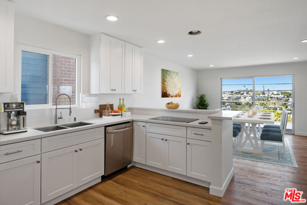 8231 Delgany Ave, Playa Del Rey CA 90293