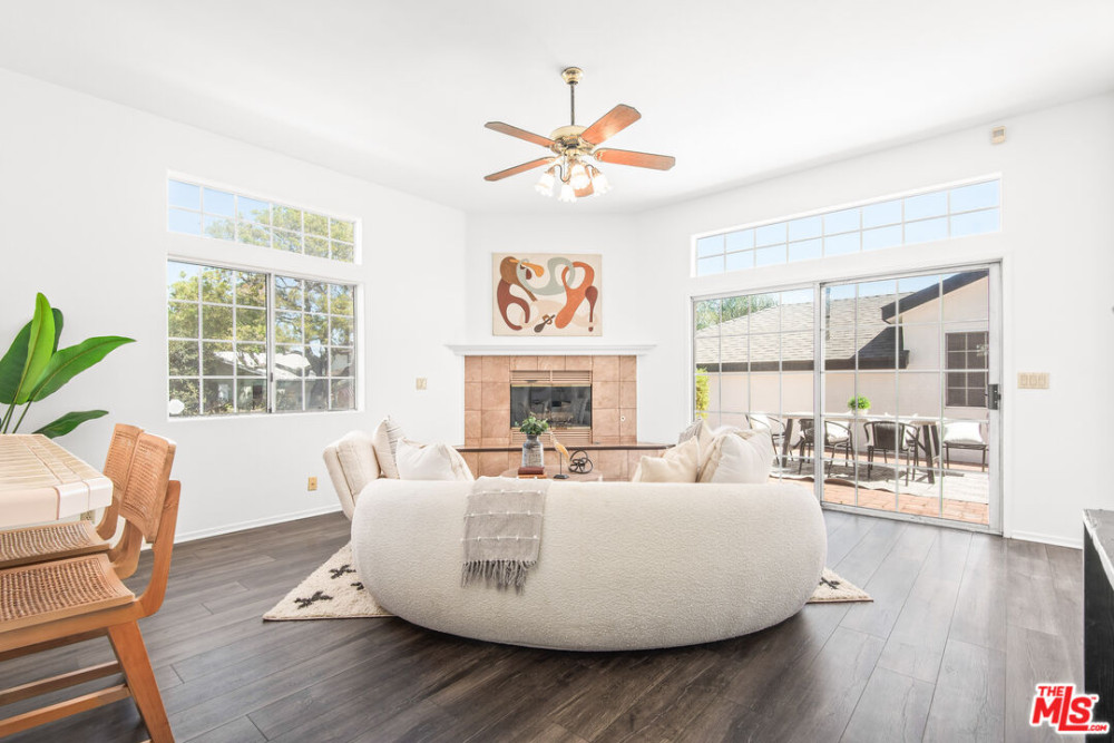 7802 Vicksburg Ave, Los Angeles CA 90045