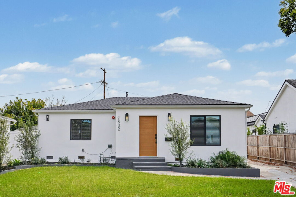 7832 Croydon Ave, Los Angeles CA 90045
